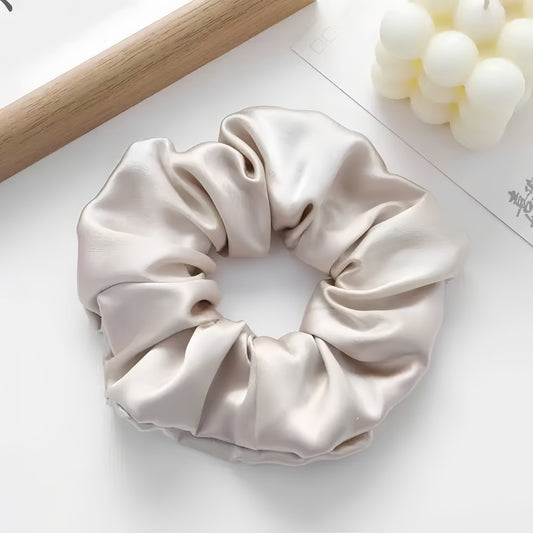 How to Protect Your Hair from Tangles with a 30 Momme Silk Scrunchie